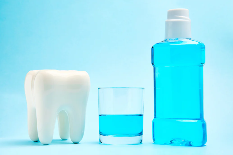Künstliche Farb- und Aromastoffe in Mundspülungen: Was Sie wissen sollten